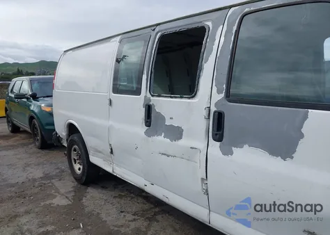 2003 Chevrolet Express z USA, uszkodzony, nr VIN 1GCGG29U931219131